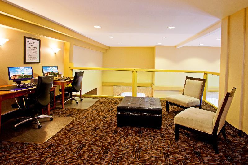 Holiday Inn Express Prescott By Ihg Exterior foto